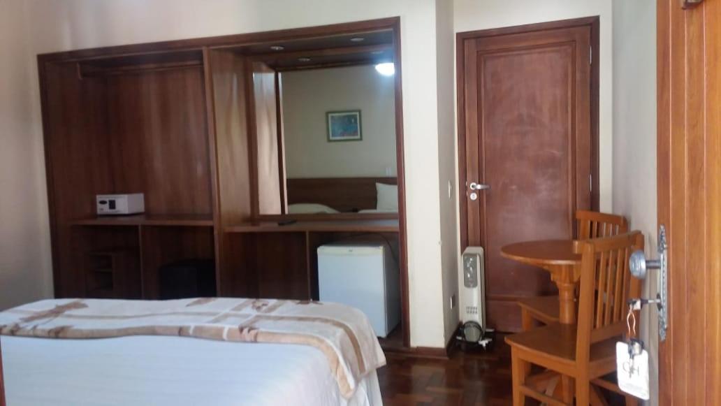 Hotel Monte Carlo Campos do Jordão Buitenkant foto