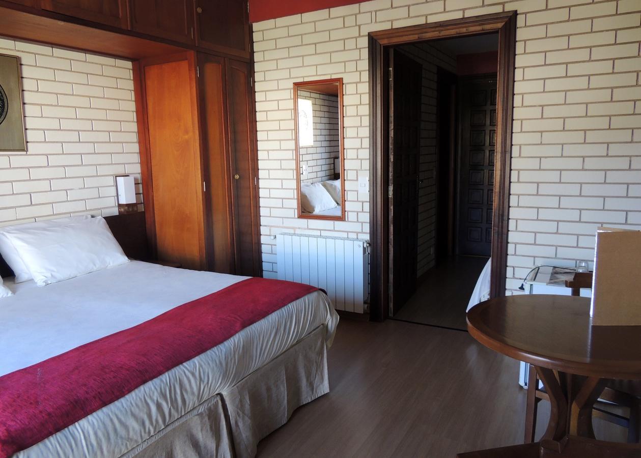 Hotel Monte Carlo Campos do Jordão Buitenkant foto