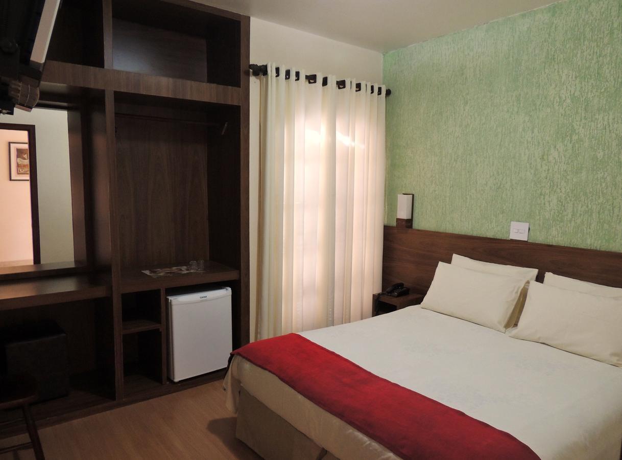 Hotel Monte Carlo Campos do Jordão Buitenkant foto