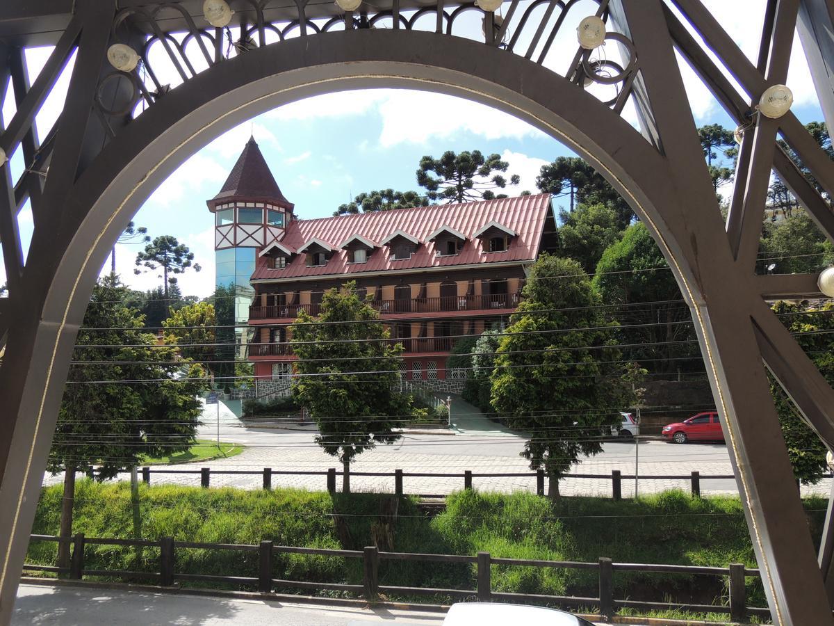 Hotel Monte Carlo Campos do Jordão Buitenkant foto