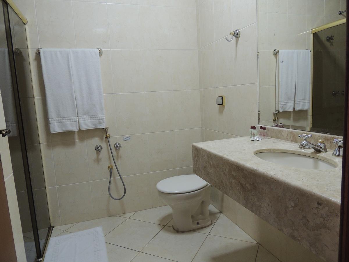 Hotel Monte Carlo Campos do Jordão Buitenkant foto